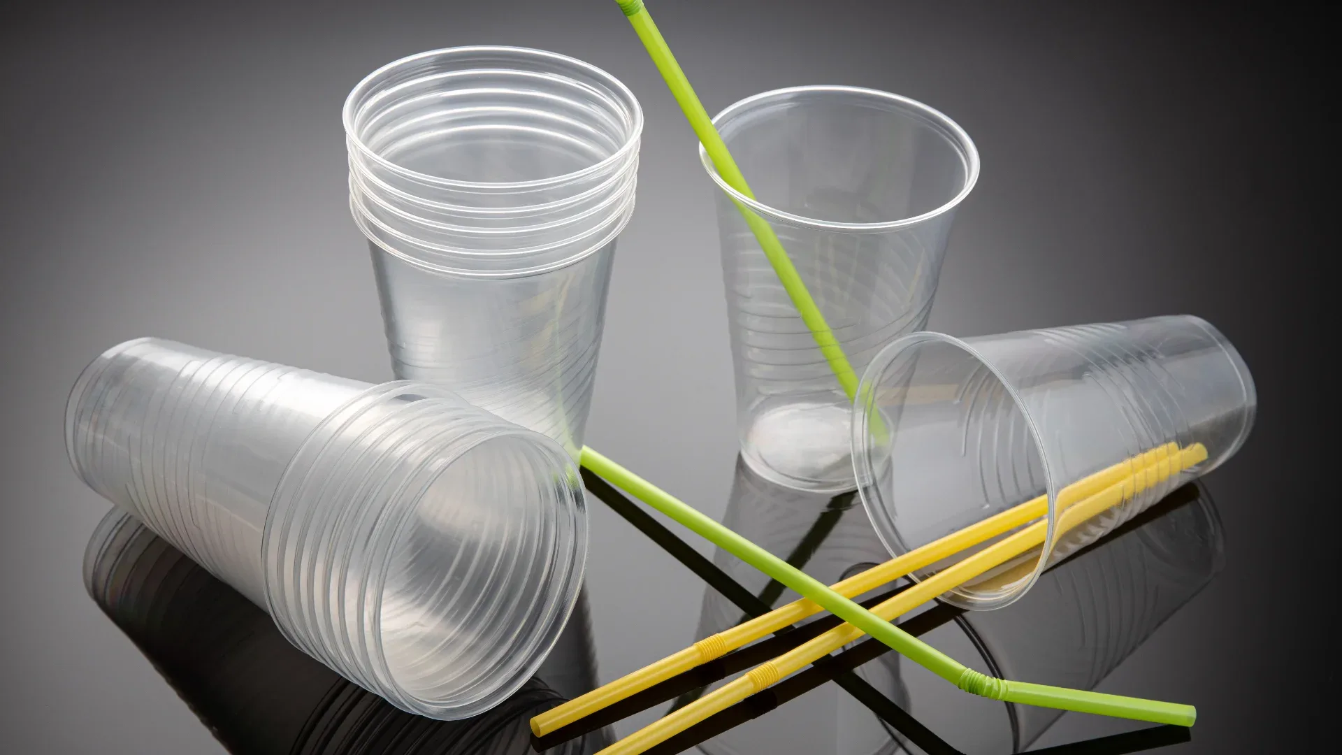 Adiós al Plástico: La Revolución de los Biodegradables en Hostelería